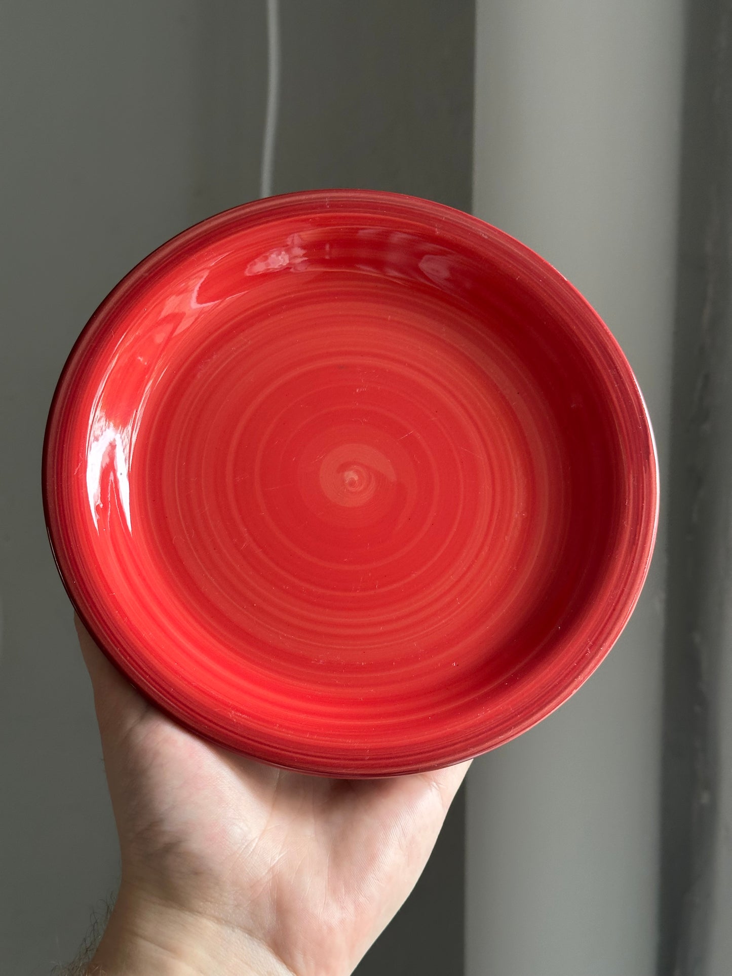 Røde Swirl Tallerkener