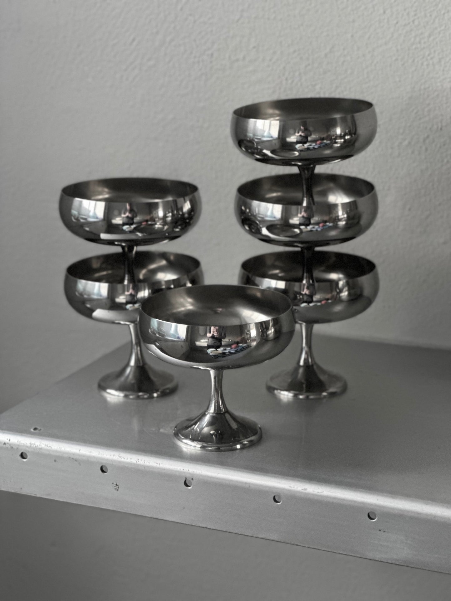 Stål Skåle På Fod