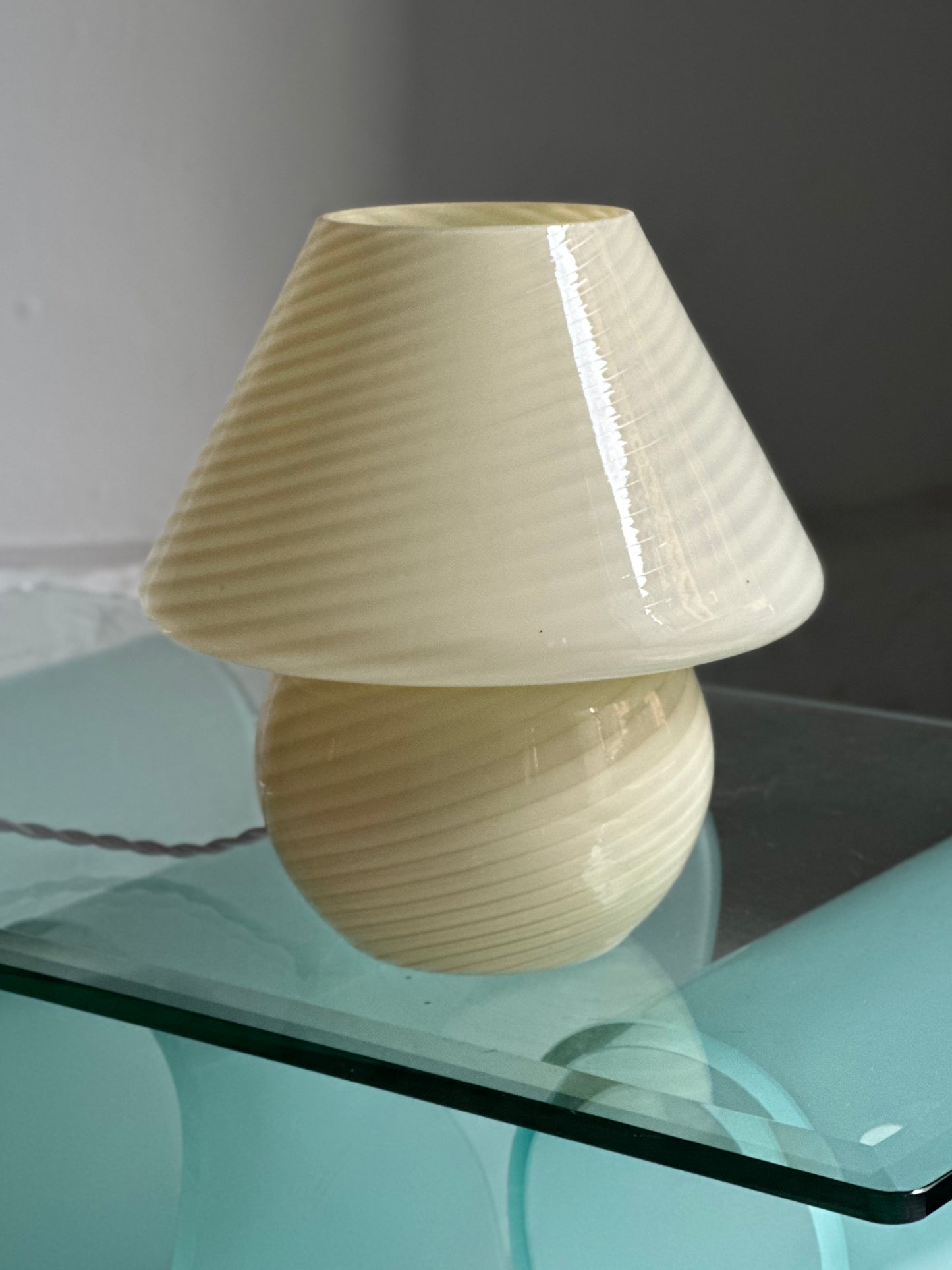 Vintage Murano Swirl Bordlampe - Creme / Lysegul