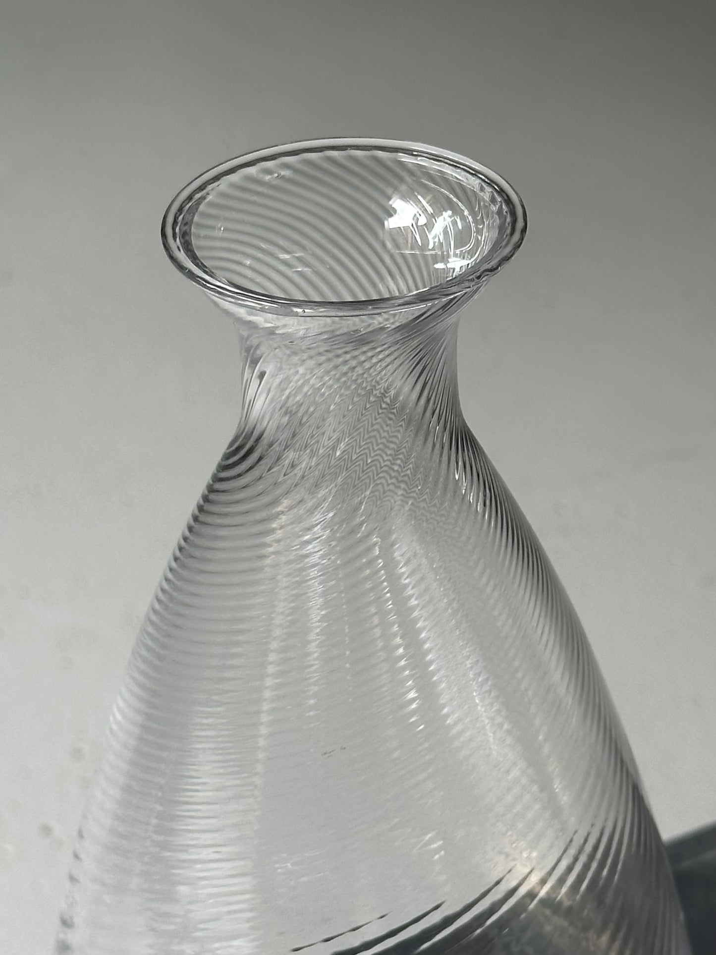 Swirly Klar Vase