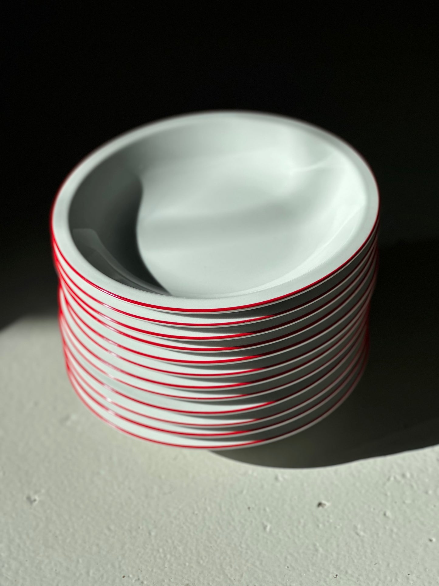 Bistro Tallerkener - Rød Kant