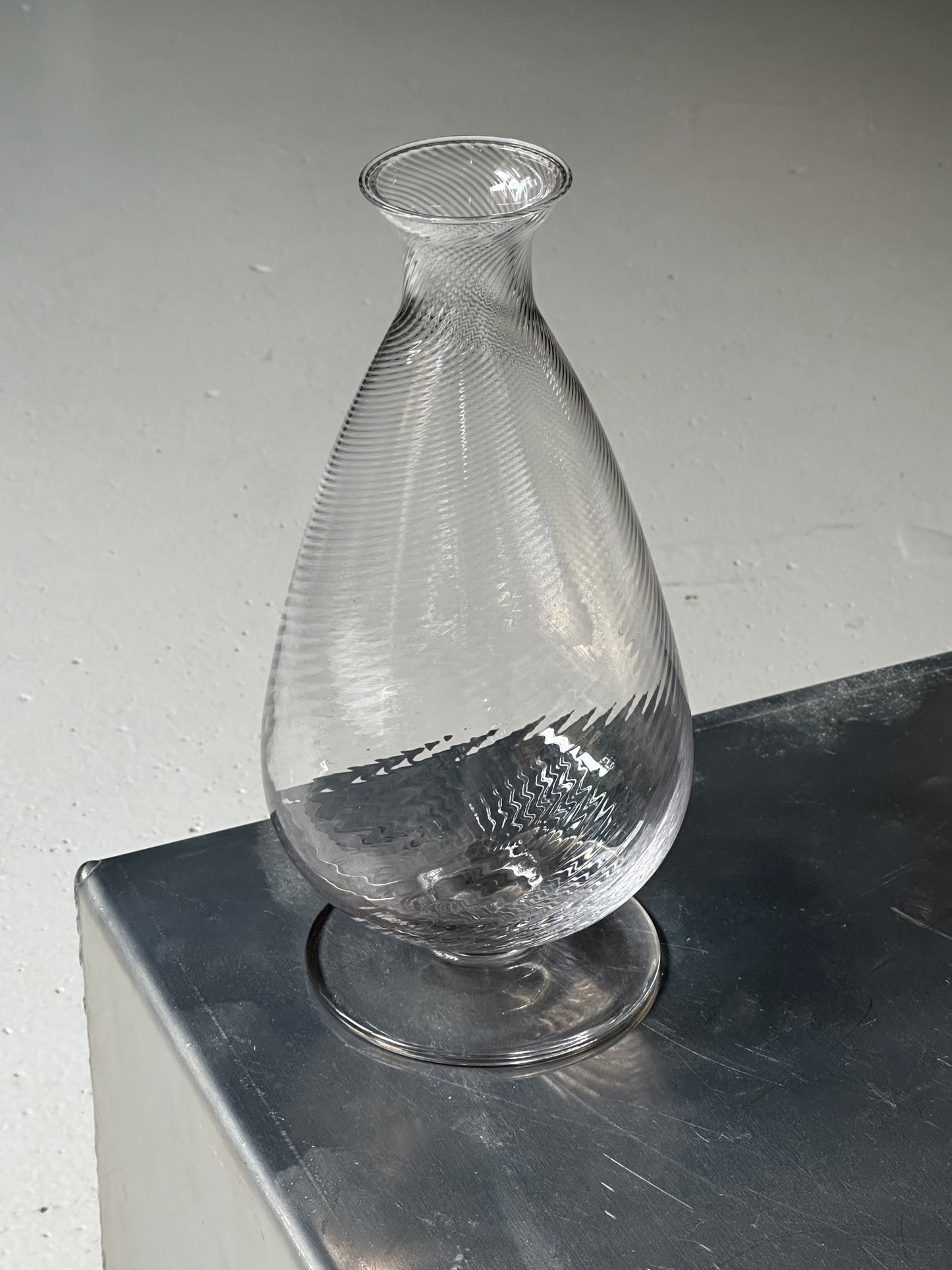Swirly Klar Vase