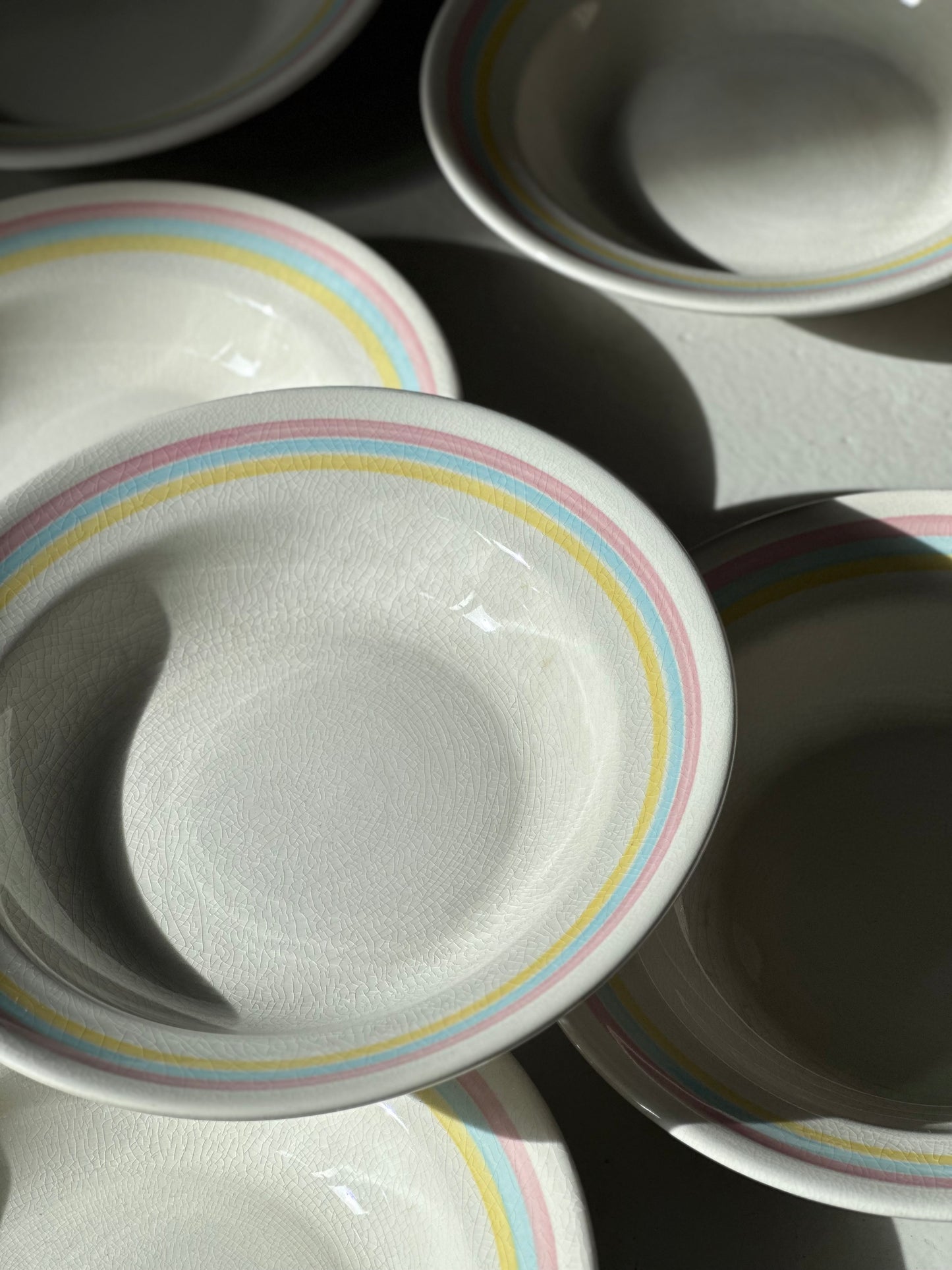 Dybe Regnbue Tallerkener