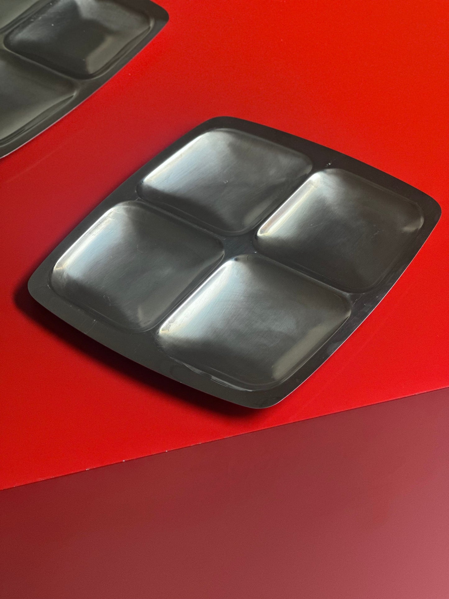 Italienske Vintage Stål Fade m 4 rum