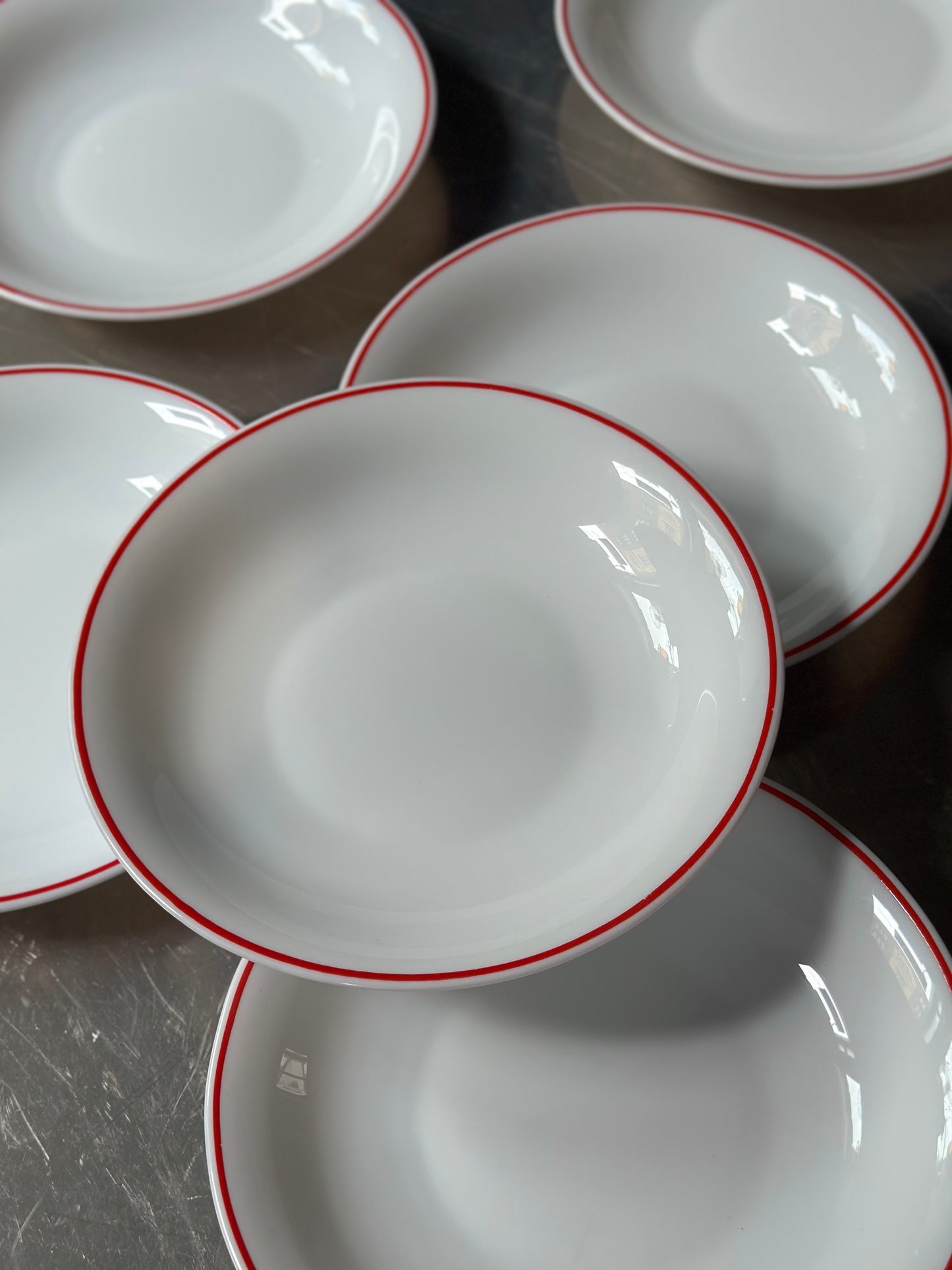Rødt Bistro Stel - Dybe og Flade