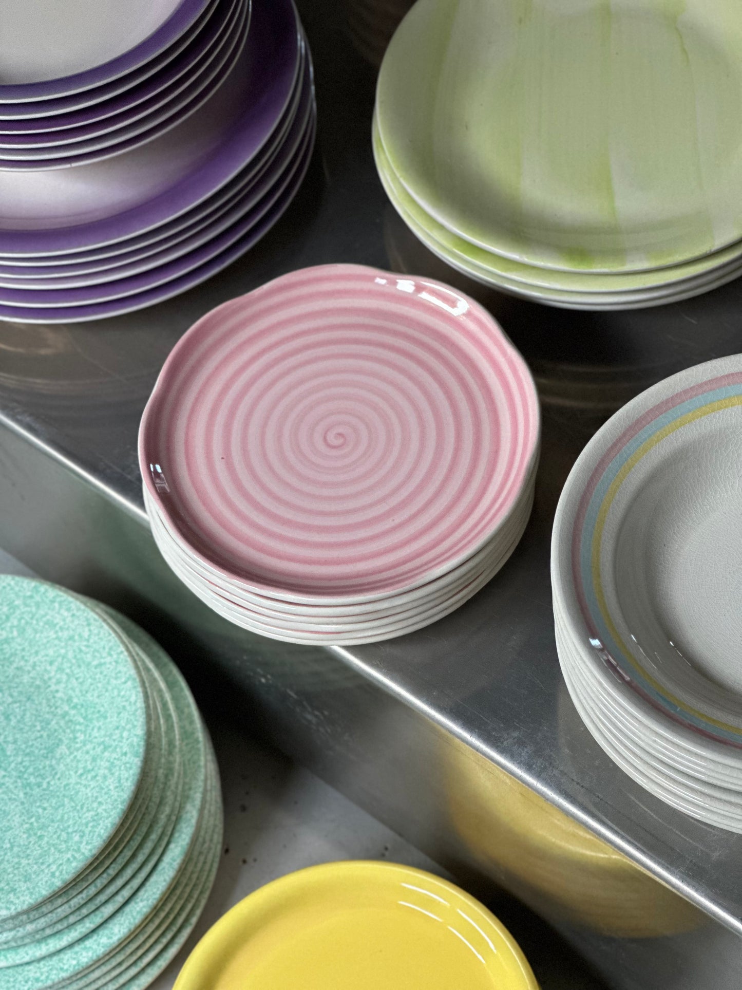 Lyserøde Swirl Frokosttallerkener