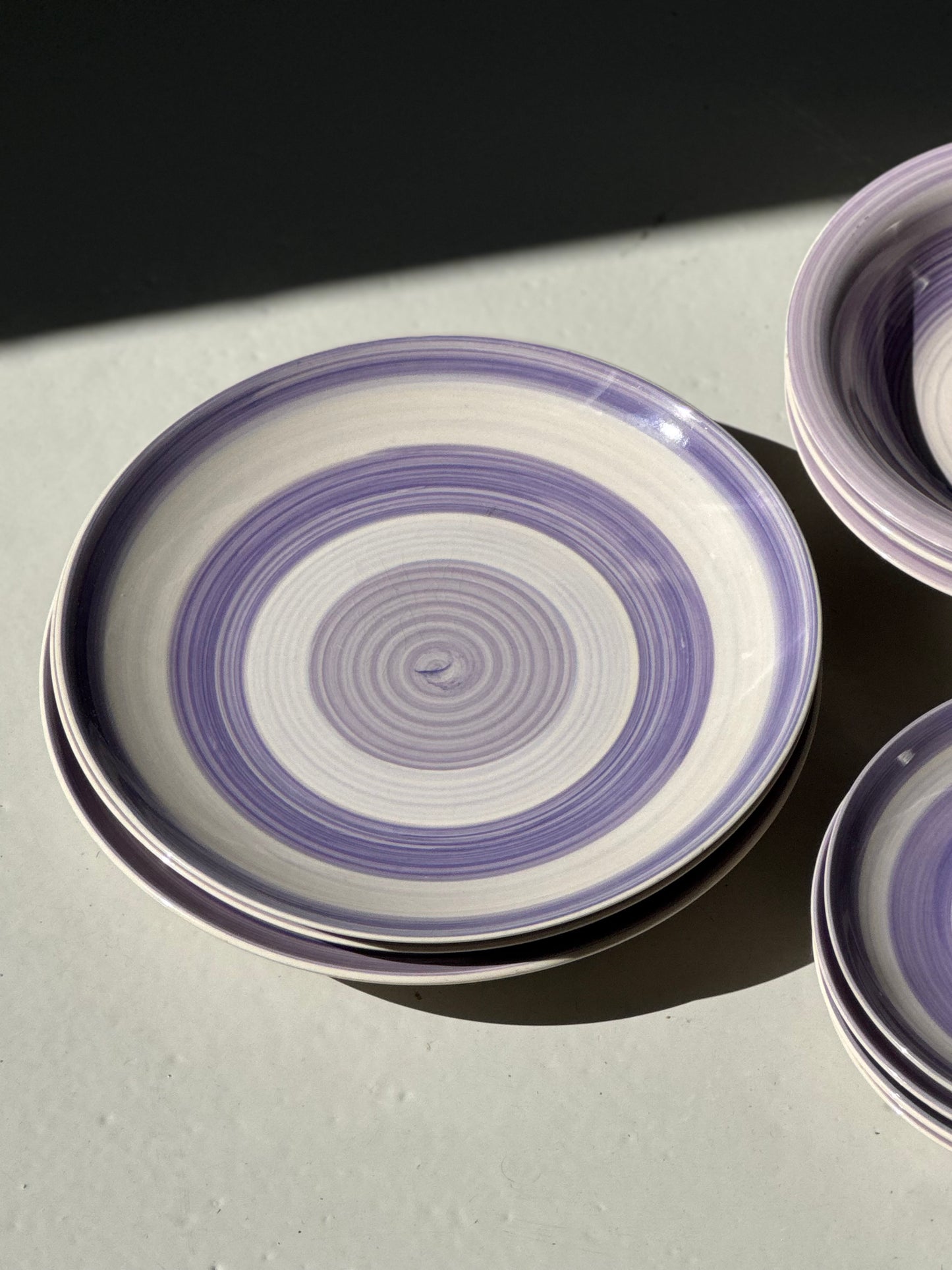 Lilla Swirl Tallerkener