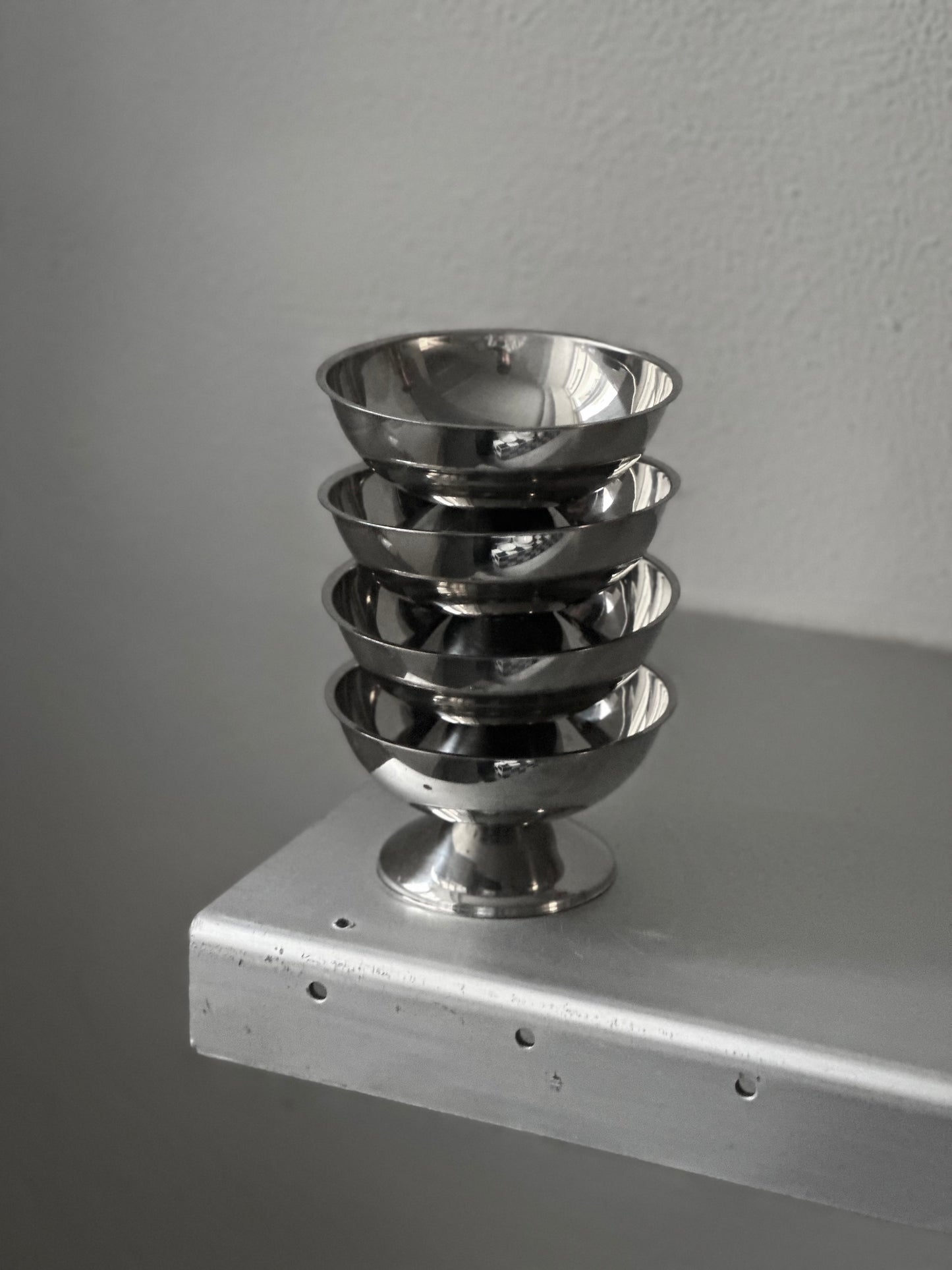 Vintage Stål Skåle På Fod - u. Mønster