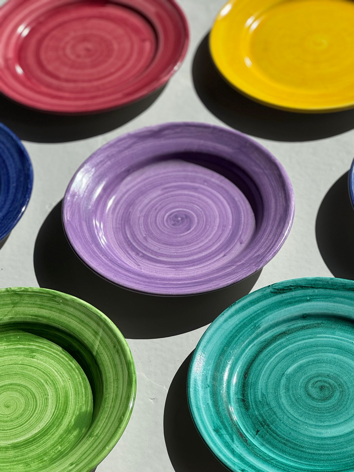 Chunky Håndmalede Swirl Tallerkener