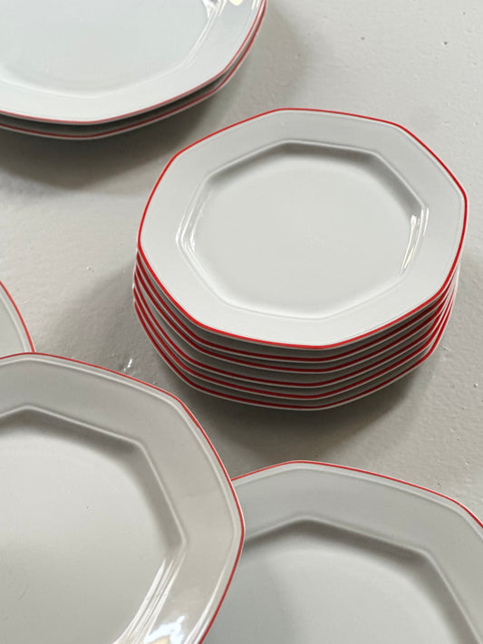 Kantede Bistro Tallerkener - Rød Kant