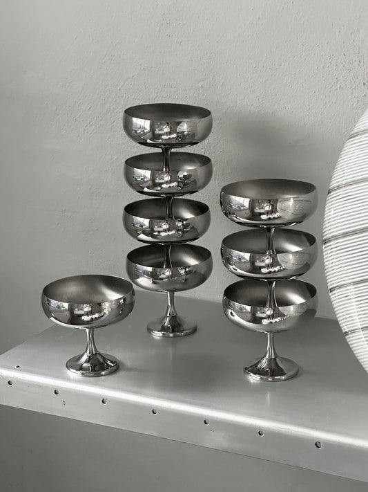 Vintage Stålskåle På Fod