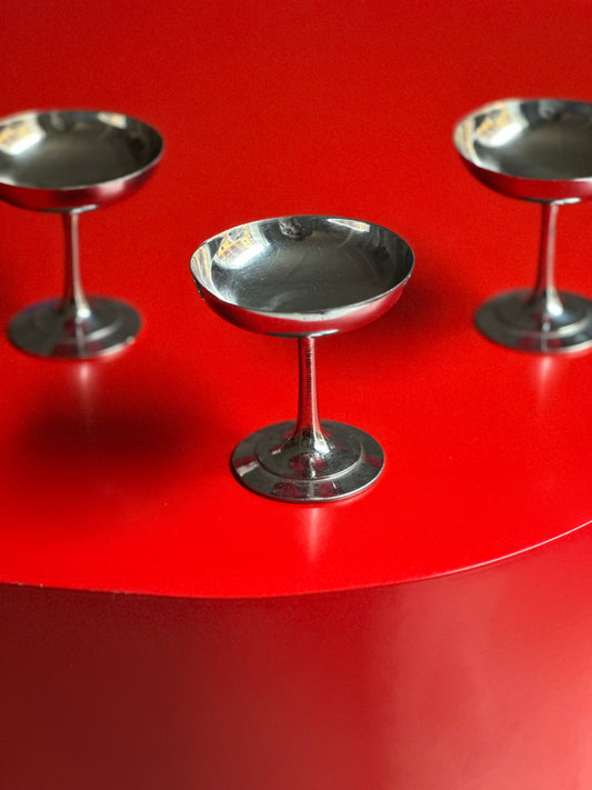 Slanke Italienske Vintage Stål Skåle På Fod