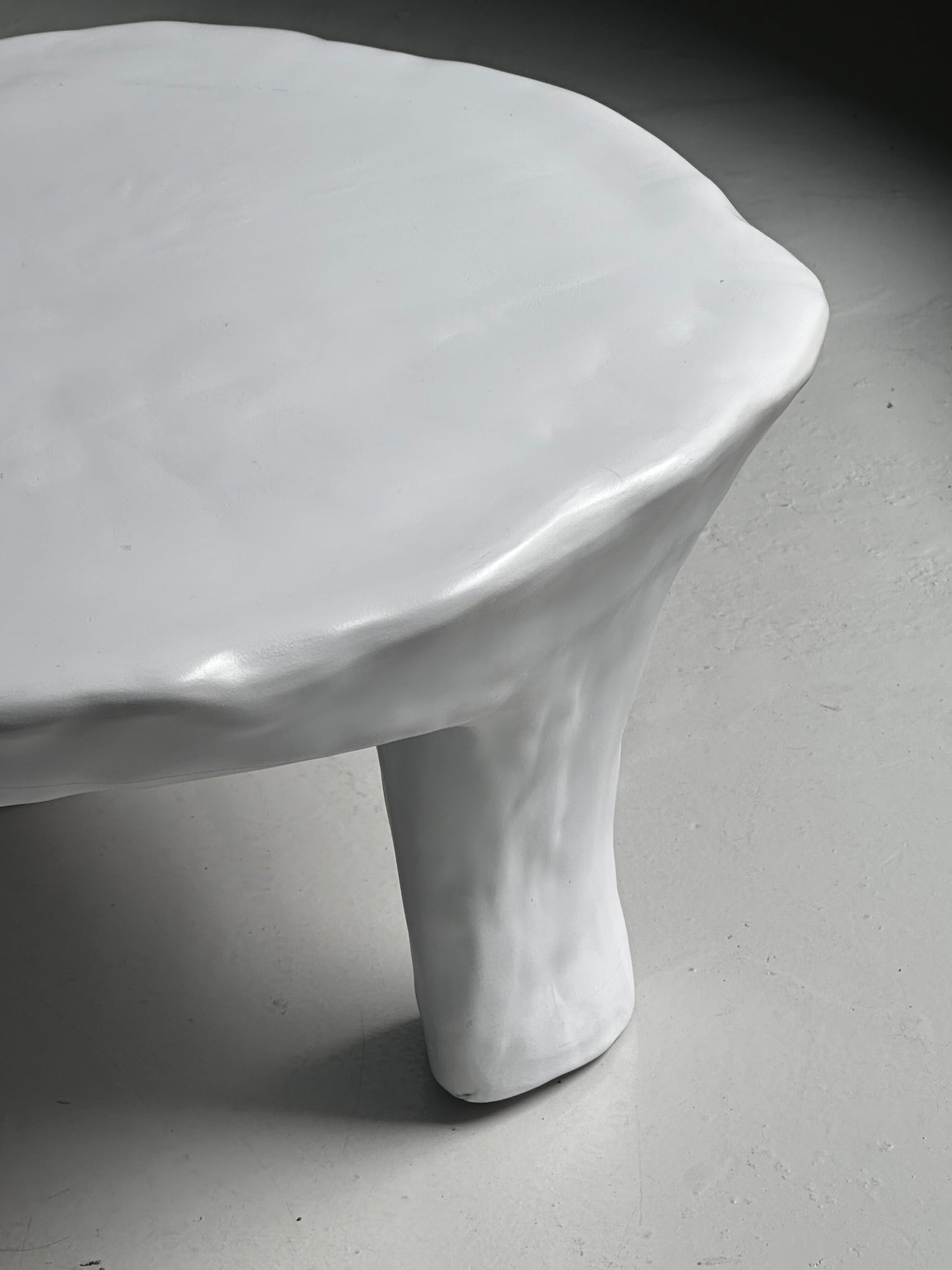 ITALIENSK SKULPTURELT BORD