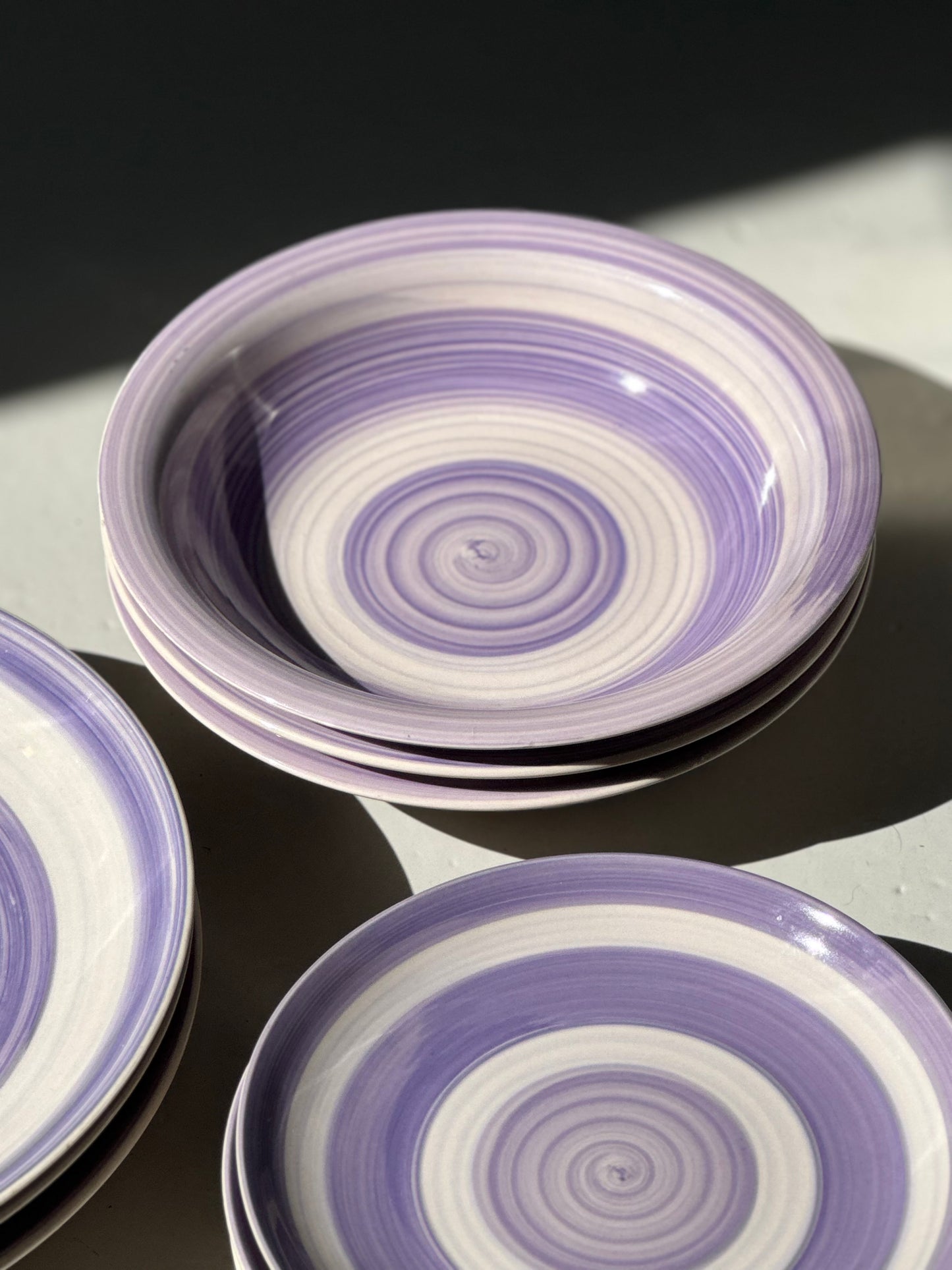 Lilla Swirl Tallerkener