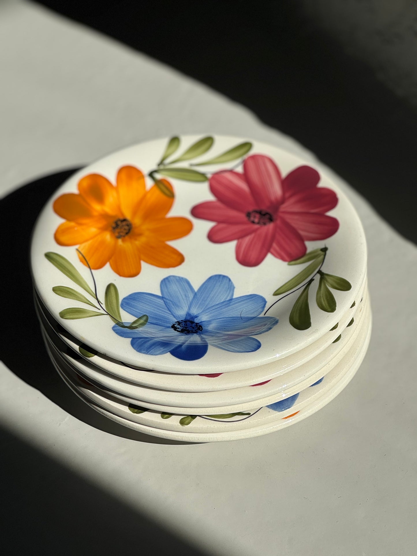 Håndmalede Blomstrede Tallerkener
