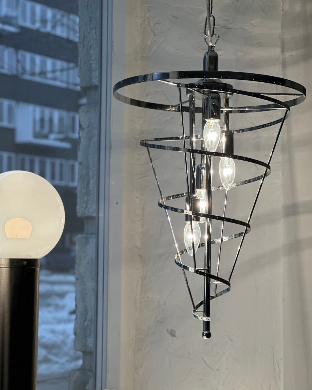 Italiensk Vintage Spiral Lampe I Krom