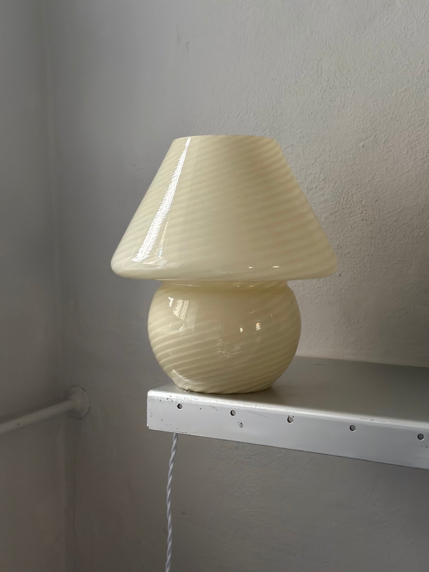 Vintage Murano Swirl Bordlampe - Creme / Lysegul