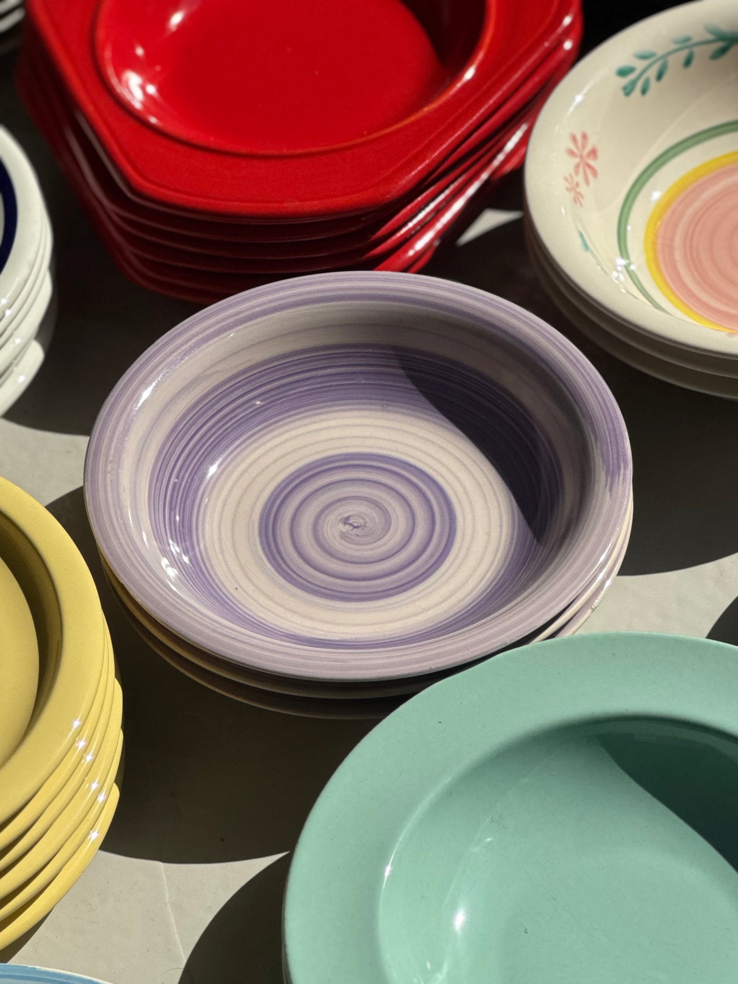 Lilla Swirl Tallerkener