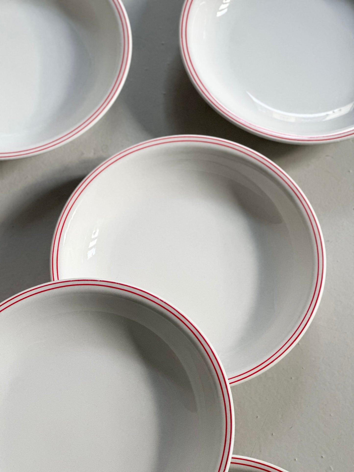 Italiensk Bistro Stel - Dobbelt Rød Kant