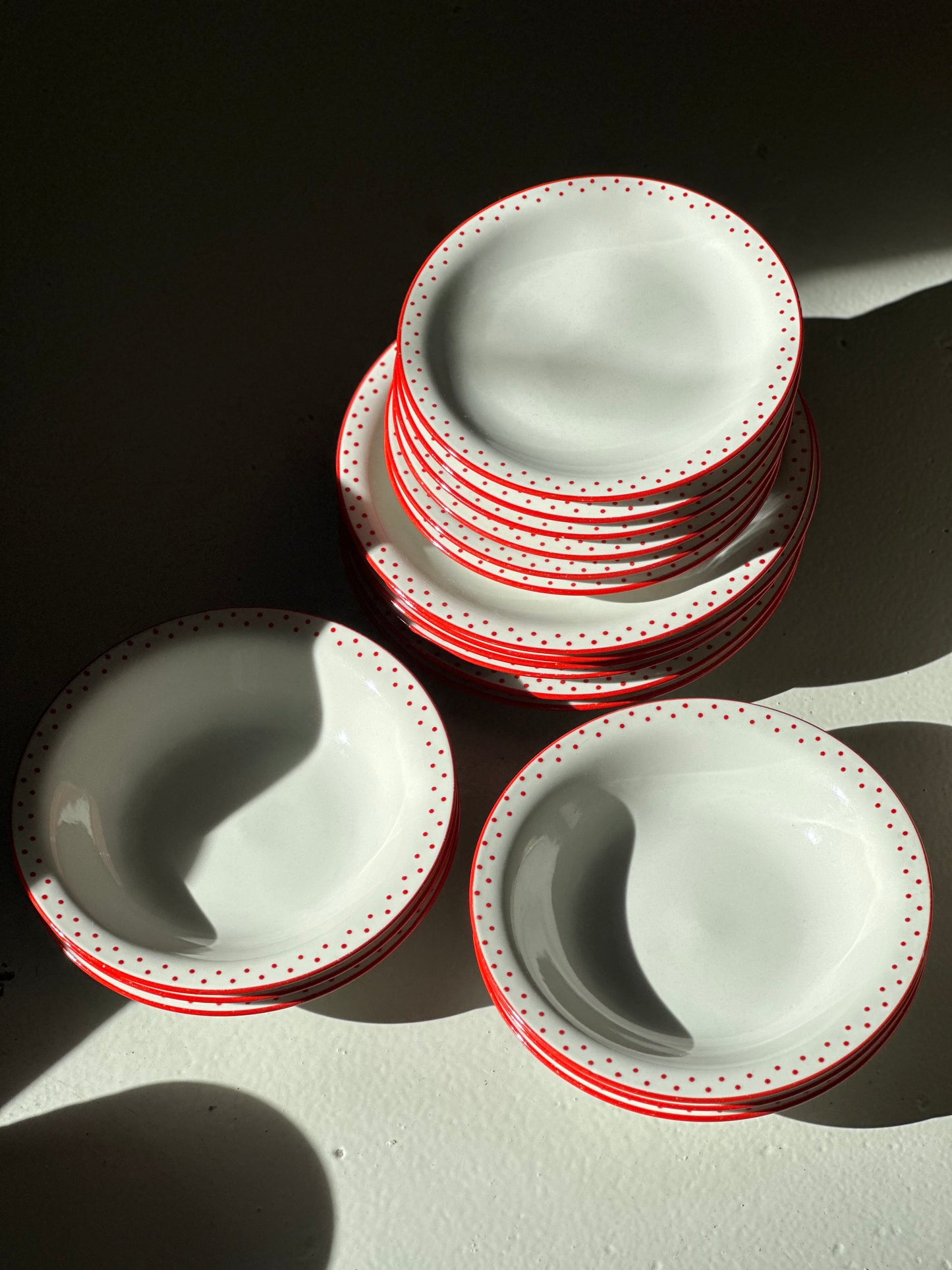 Prikkede Bistro Tallerkener