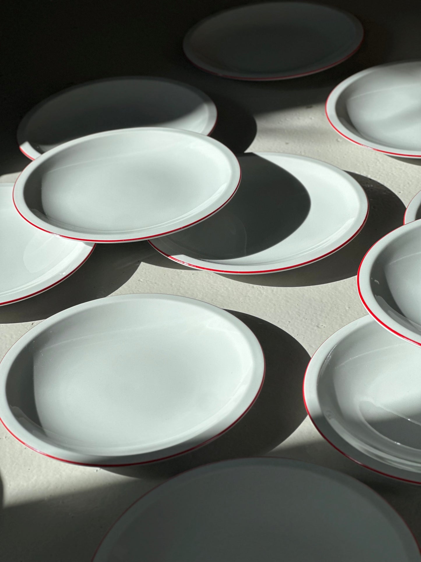 Bistro Tallerkener - Rød Kant