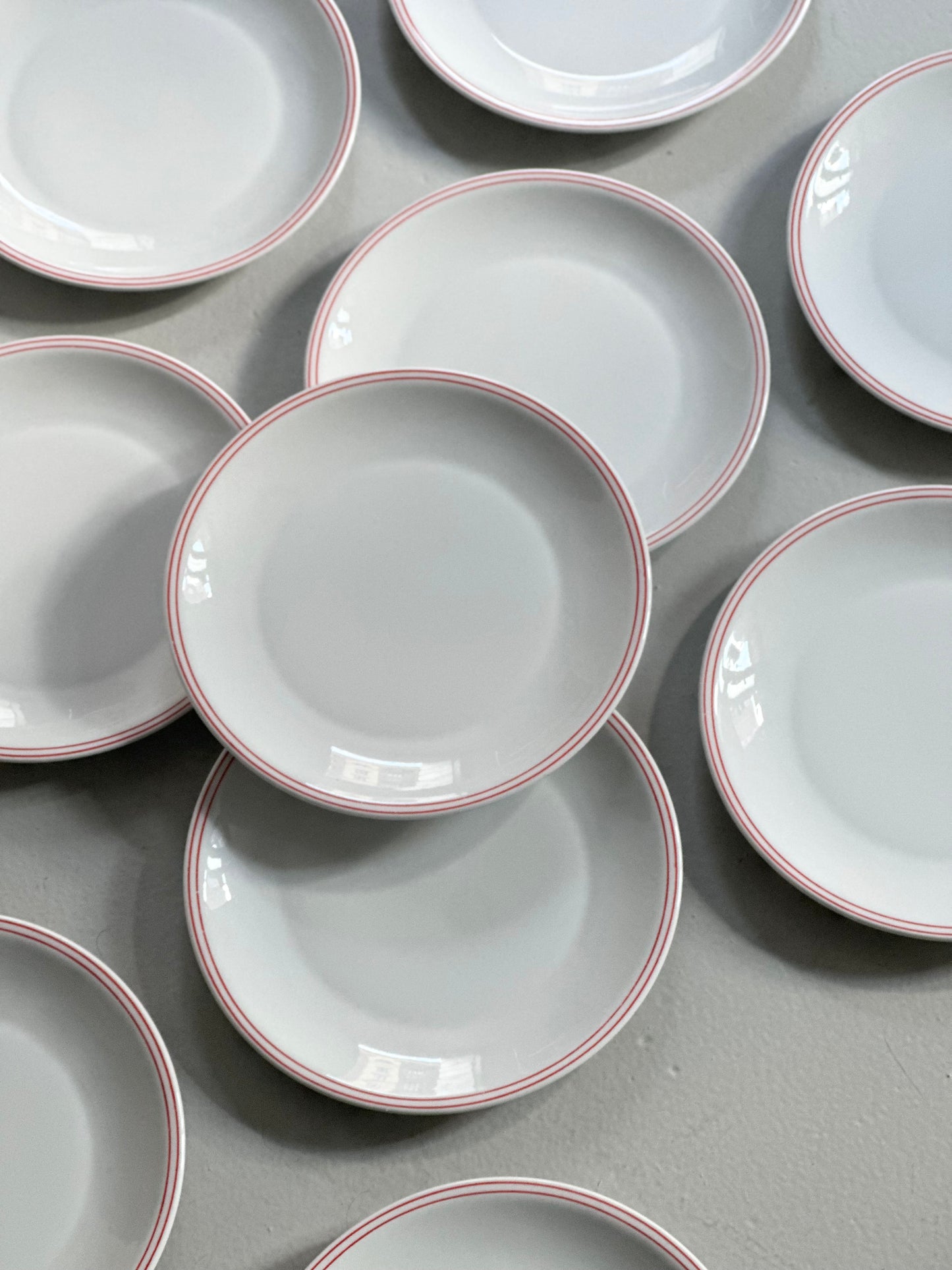 Italiensk Bistro Stel - Dobbelt Rød Kant