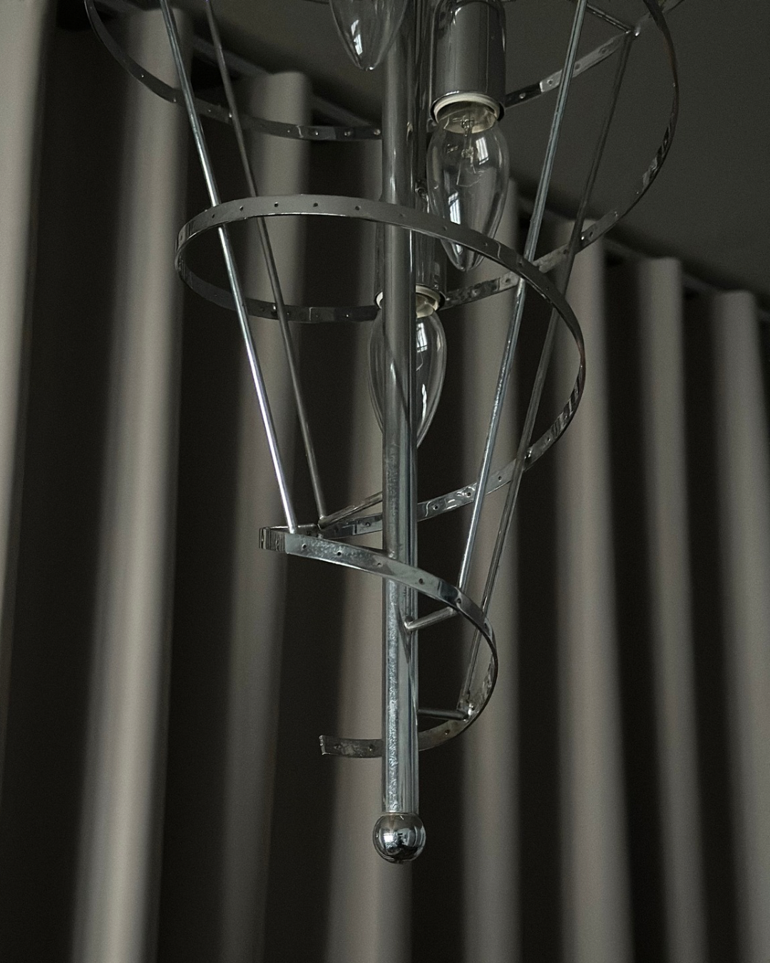 Italiensk Vintage Spiral Lampe I Krom