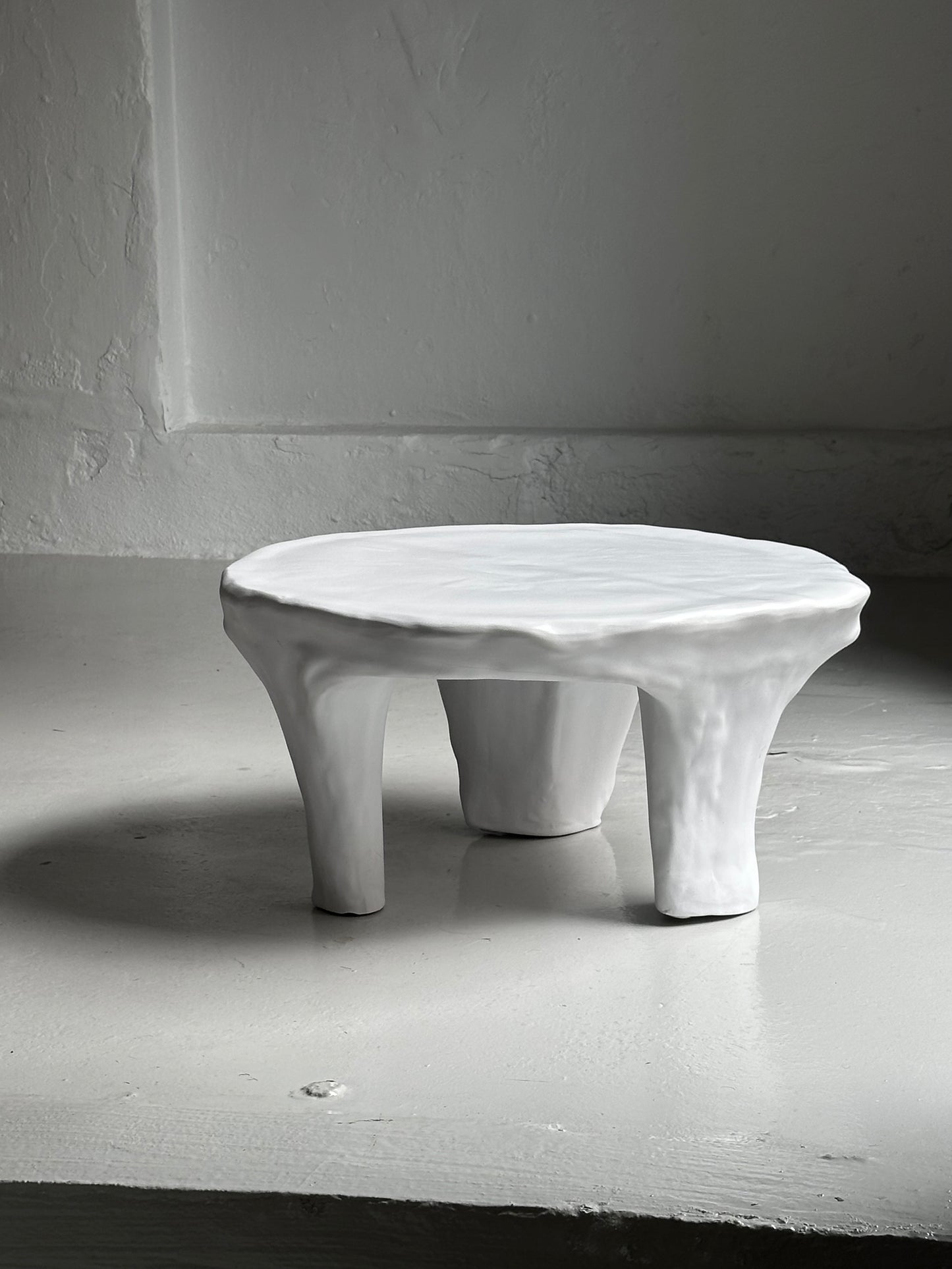 ITALIENSK SKULPTURELT BORD